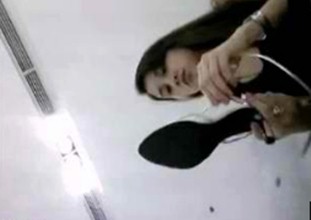 Sexy Sales Lady sa SM North, Nakuhanan Ng Video Ang Panty