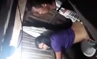 Pinay Standing Position sa Banyo, Huling Huli sa Hidden Cam