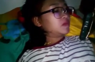 GF Adik sa NetFlix, Pinutukan na Pala sa Loob ng Pussy